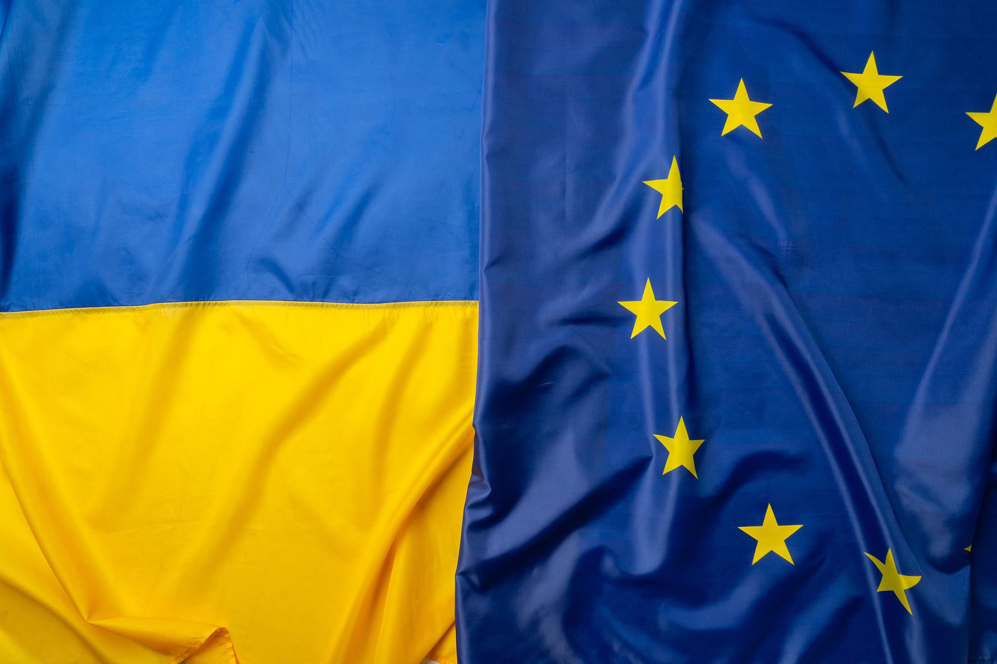 Украина принята в евросоюз. ЕС выделит Украине 1,2 млрд евро макрофинансовой помощи. #STANDFORUKRAINE.